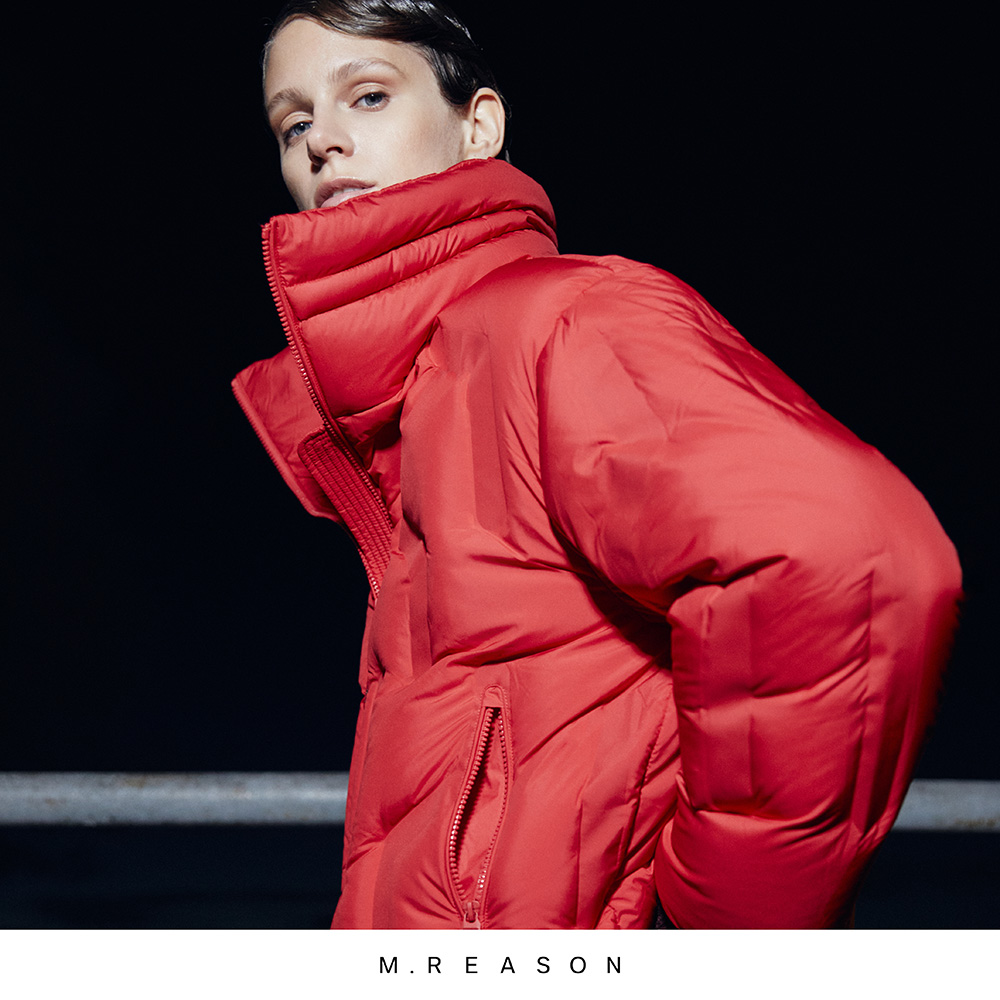 

Пуховик, Красный