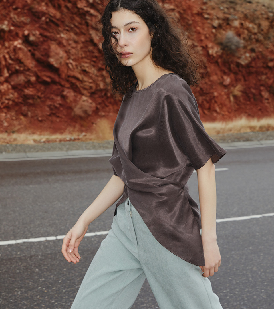 Тонкий акцент: блузки и&nbsp;топы